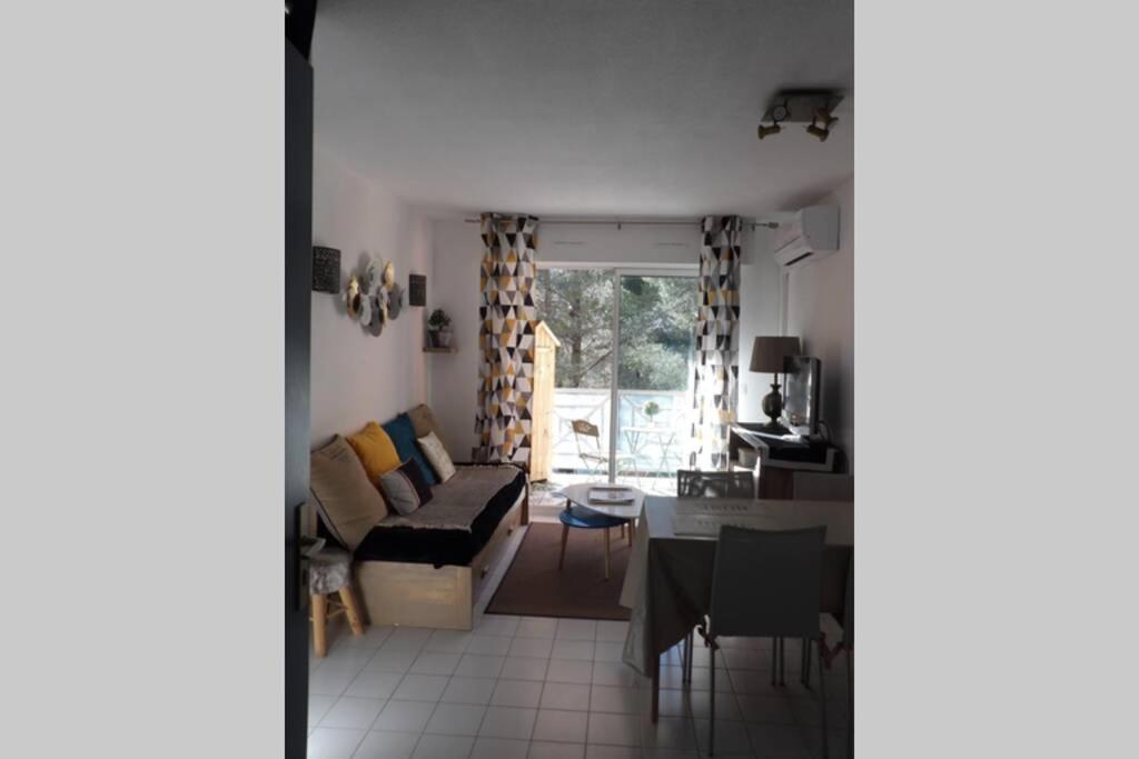 Appartement T2 Dans Residence Avec Piscine Et Tennis Saint-Raphaël Kültér fotó