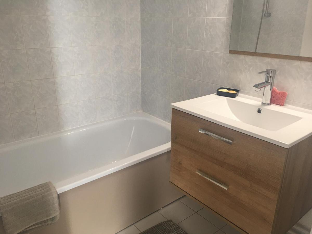 Appartement T2 Dans Residence Avec Piscine Et Tennis Saint-Raphaël Kültér fotó